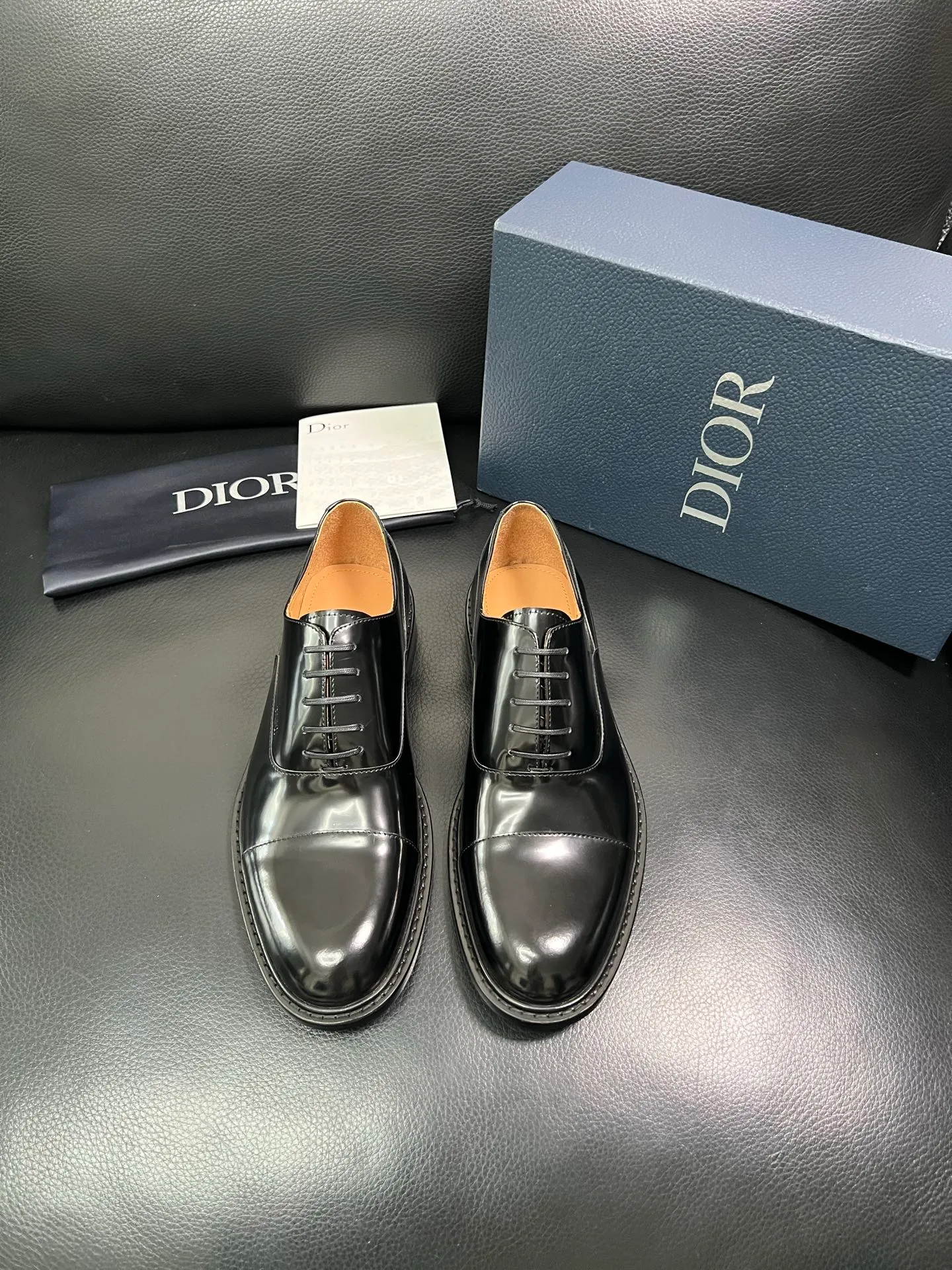 Men's shoes 💰940 Dior top purchasing agent, synchronized with Dior counters, original factory configuration, imported Italian cowhide, fully imported water-dyed cowhide lining, sole: original factory special supply, original sole super comfortable, original factory follow-up order 🔍🔍High quality, welcome to compare, code number 39-44 (can be ordered 38 45 46) 85868